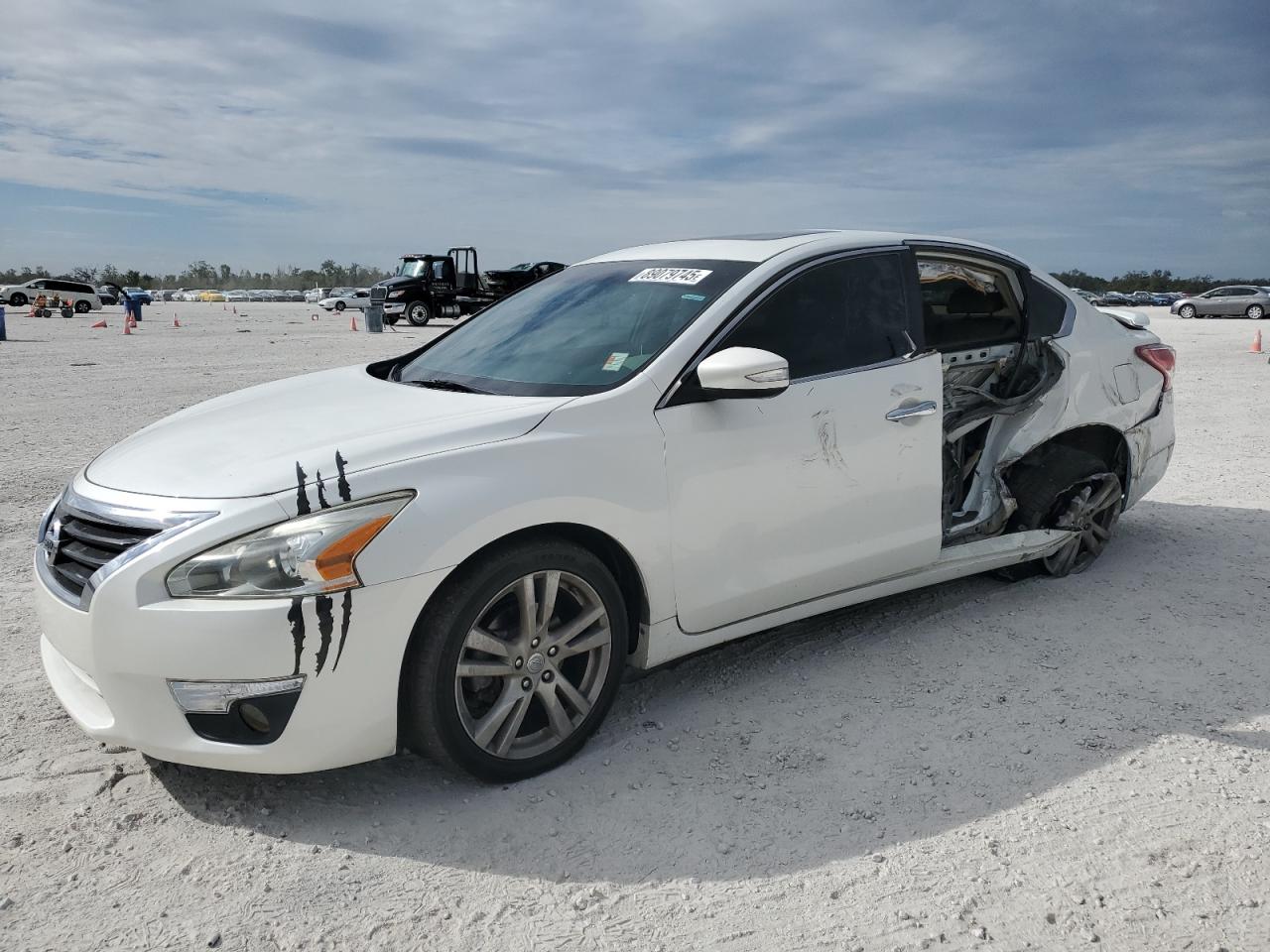 2013 Nissan Altima VIN 1N4BL3AP7DC126671