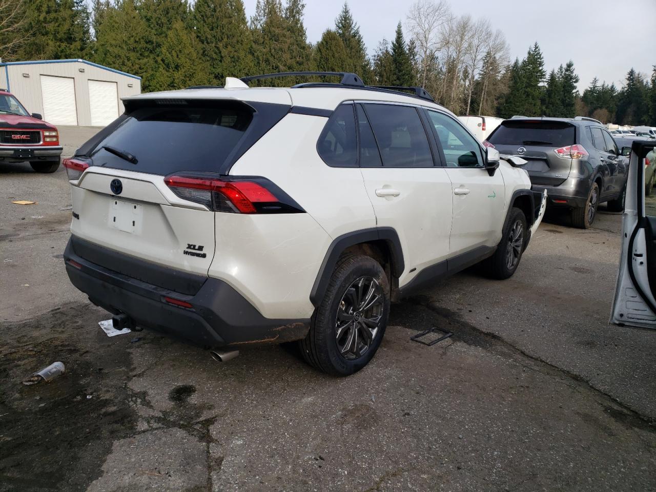 2022 Toyota RAV 4 VIN 4T3B6RFV0NU082751 Copart auction photo, front end damage thumbnail 3