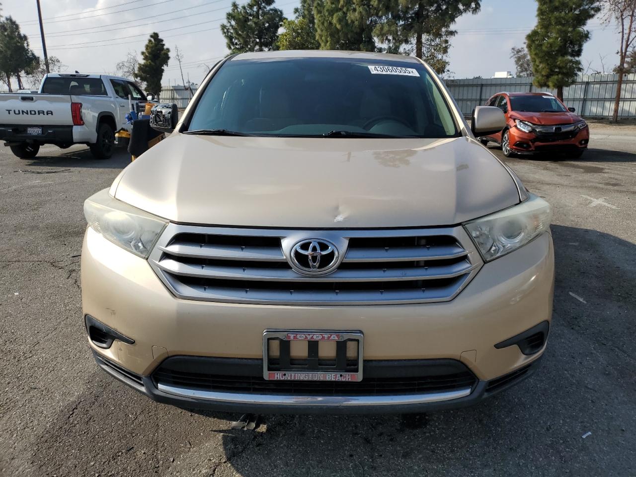2013 Toyota Highlander VIN 5TDZK3EH5DS106674 Copart auction photo, side / front end damage thumbnail 5