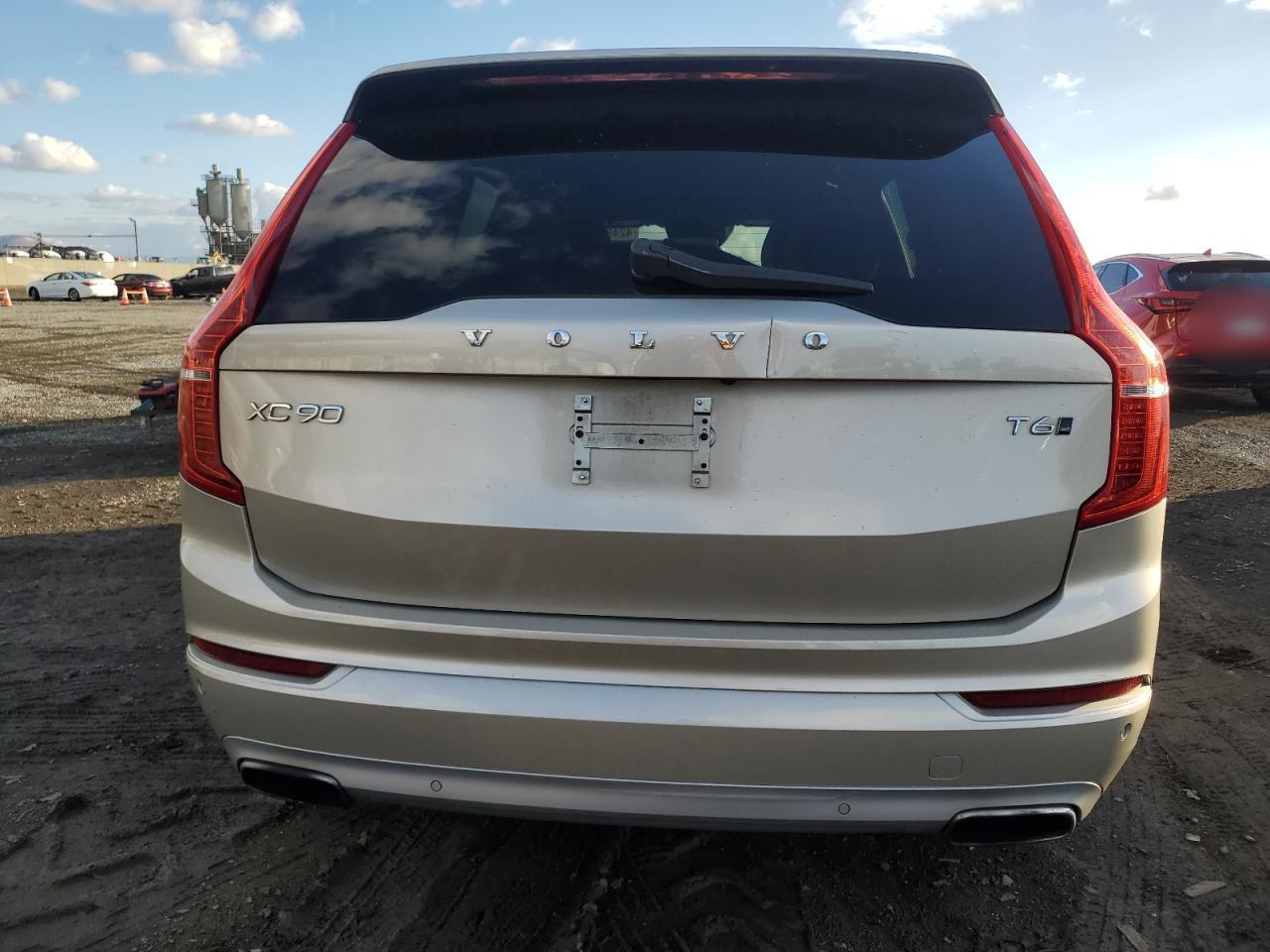 2017 Volvo XC90 VIN YV4A22PK0H1140957 Copart auction photo, minor dent/scratches damage thumbnail 6