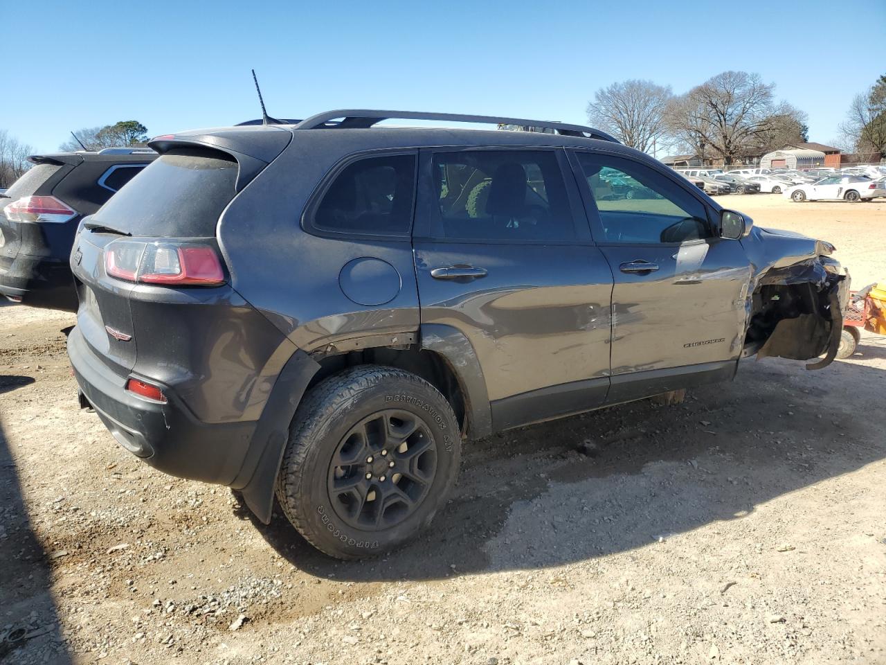 2019 Jeep Cherokee VIN 1C4PJMBX9KD437200 Copart auction photo, front end / side damage thumbnail 3