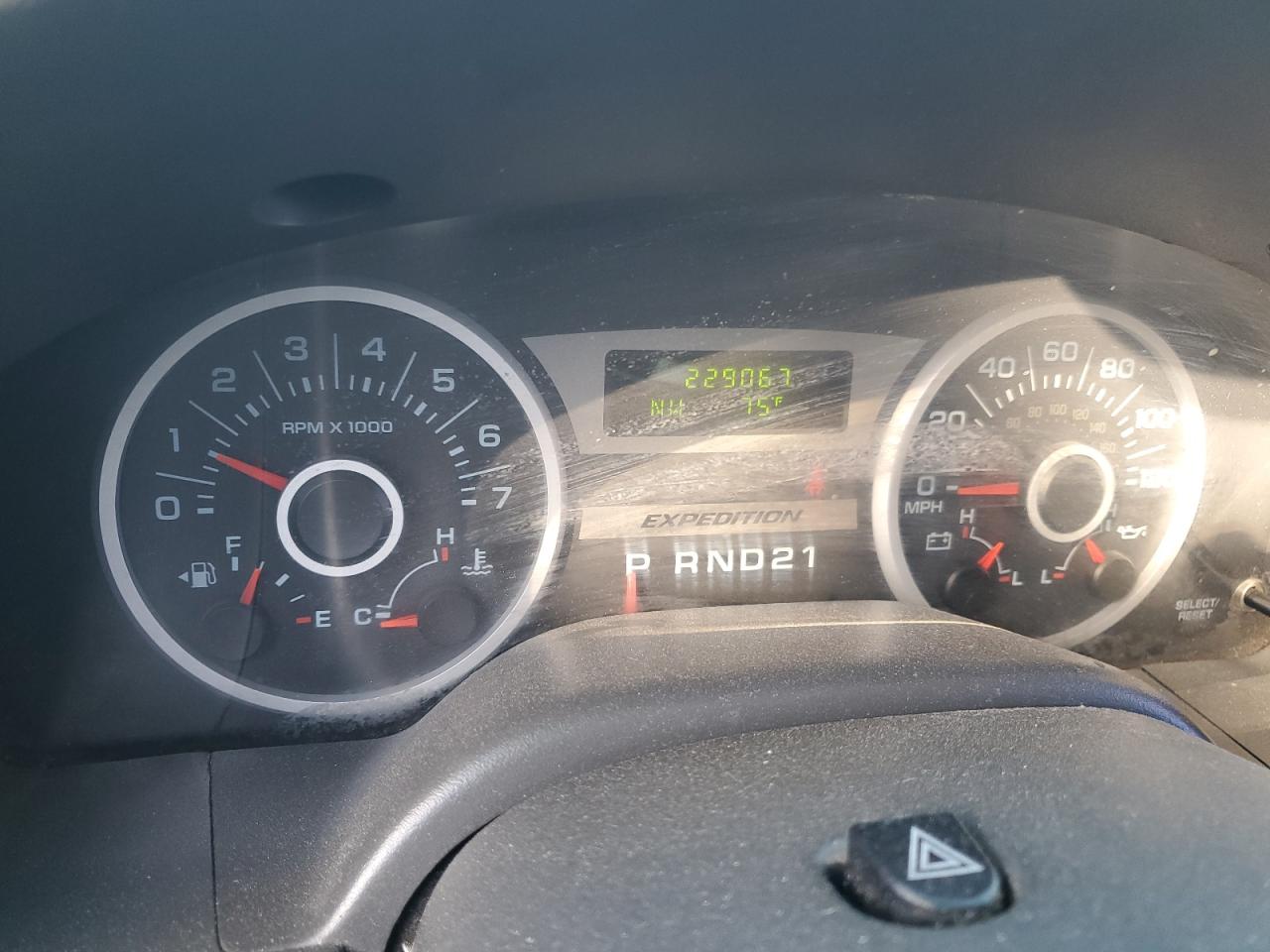2005 Ford Expedition VIN 1FMPU165X5LB06551 Copart auction photo, front end / side damage thumbnail 9