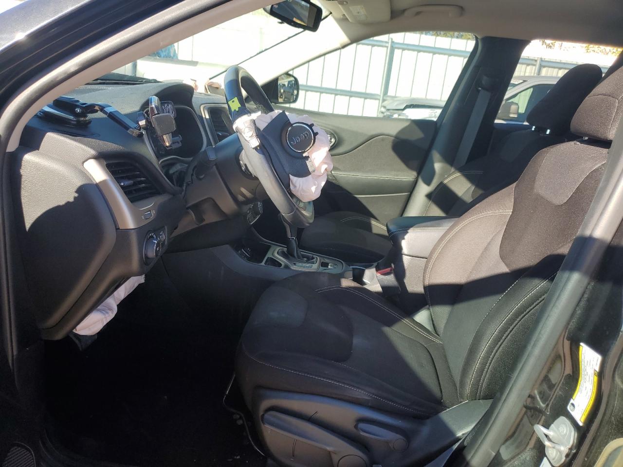 2015 Jeep Grand Cherokee VIN 1C4PJLCS1FW518554 Copart auction photo, front end / minor dent/scratches damage thumbnail 7
