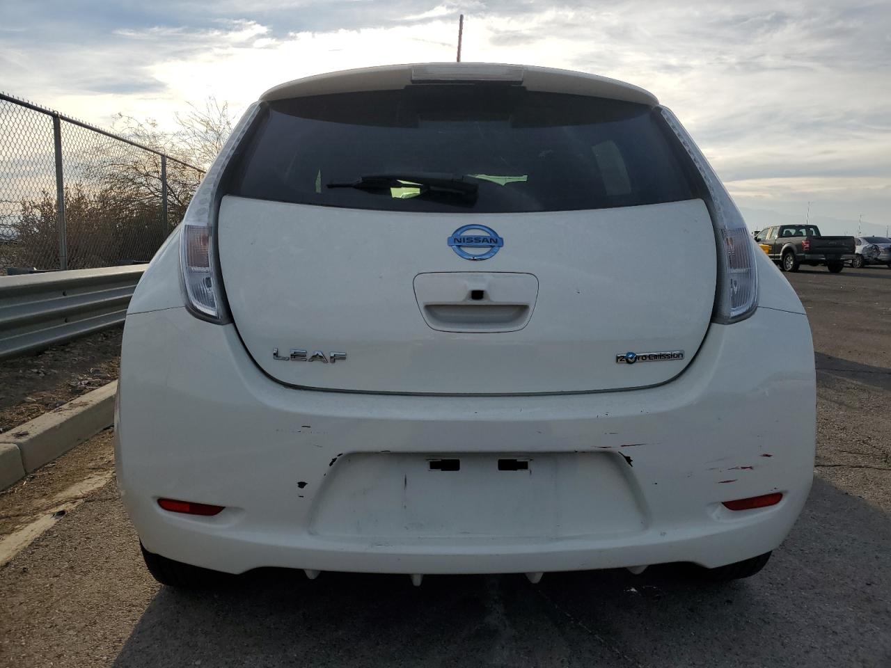 2017 Nissan Leaf VIN 1N4BZ0CPXHC307327 Copart auction photo, vandalism damage thumbnail 6