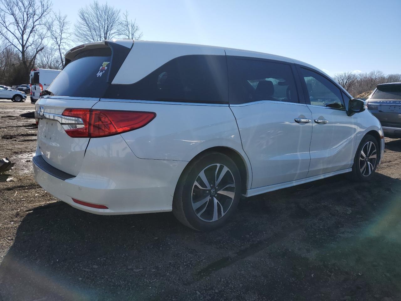 2019 Honda Odyssey VIN 5FNRL6H93KB072349 Copart auction photo, vandalism / minor dent/scratches damage thumbnail 3