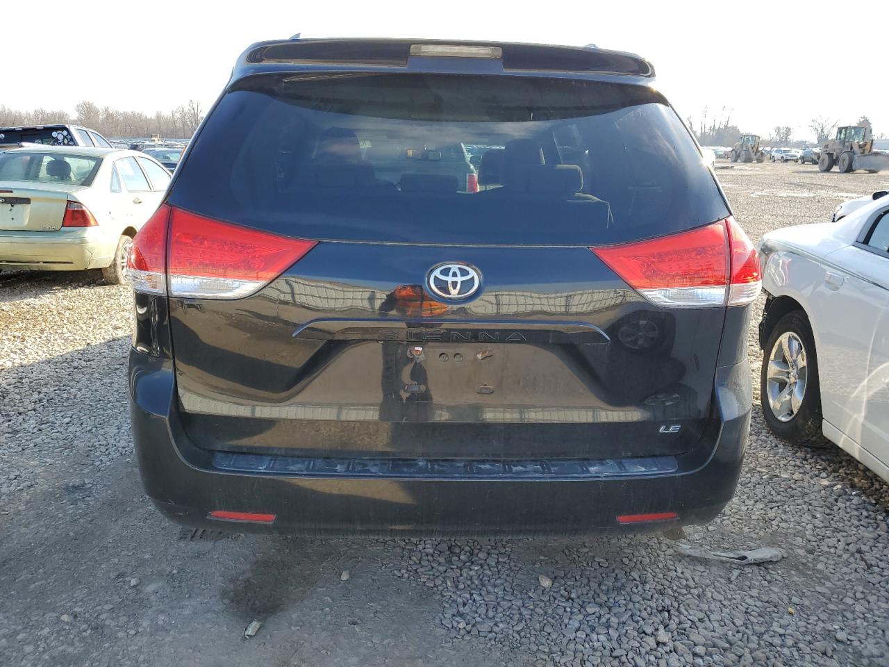 2013 Toyota Sienna VIN 5TDKK3DC8DS367286 Copart auction photo, side / front end damage thumbnail 6