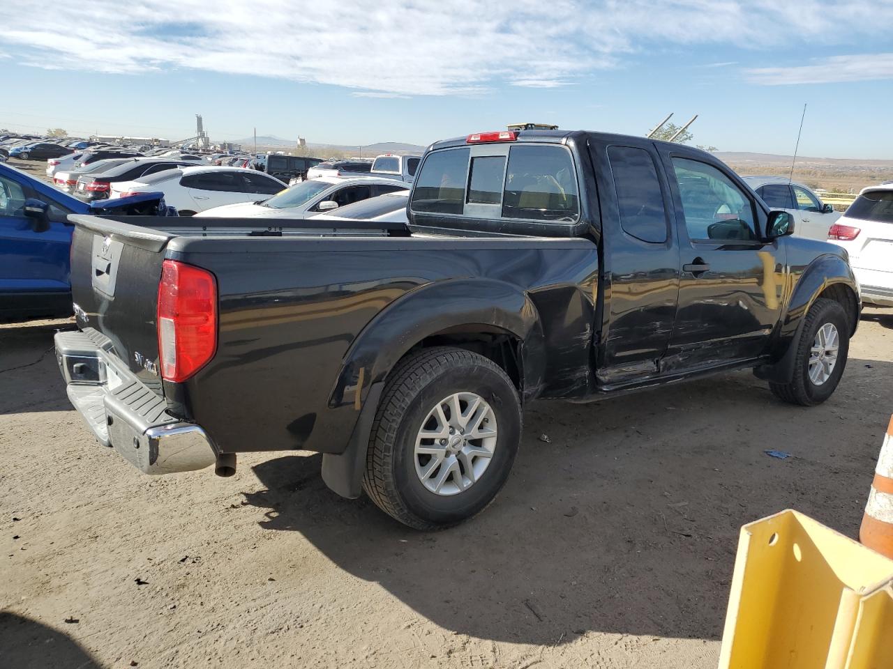 2018 Nissan Navara (Frontier) VIN 1N6AD0CW3JN760952 Copart auction photo, side damage thumbnail 3