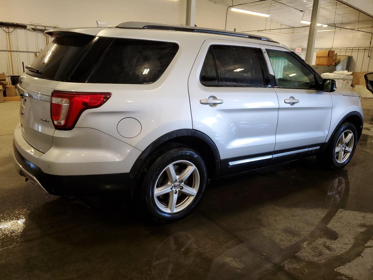 2016 Ford Explorer VIN 1FM5K8D83GGC11513 Copart auction photo, front end damage thumbnail 3