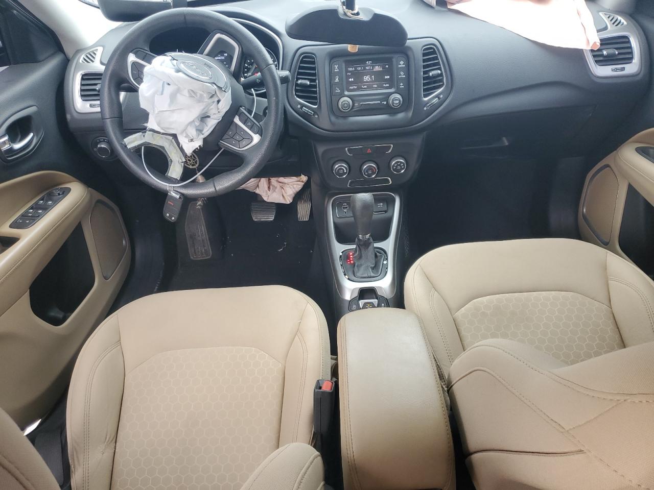2018 Jeep Compass VIN 3C4NJCAB4JT267473 Copart auction photo, front end damage thumbnail 8