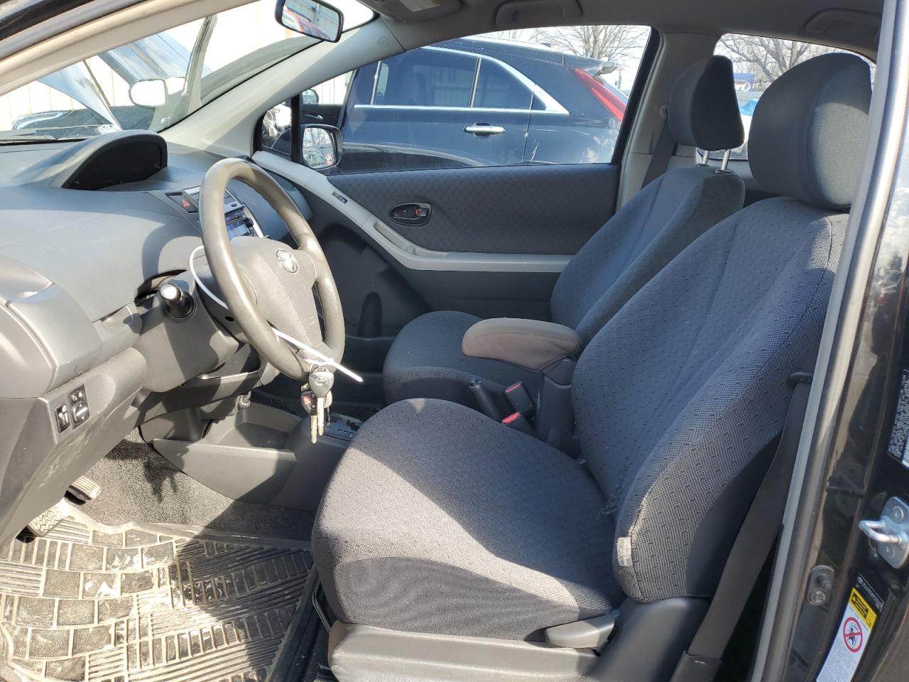 2009 Toyota Yaris VIN JTDJT903495235639 Copart auction photo, minor dent/scratches damage thumbnail 7