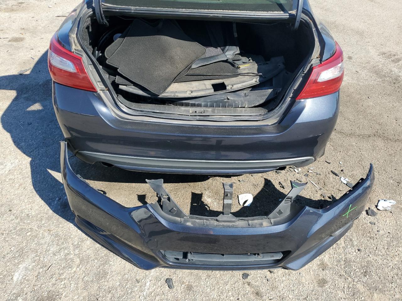 2018 Nissan Altima VIN 1N4AL3AP4JC126201 Copart auction photo, front end / side damage thumbnail 12