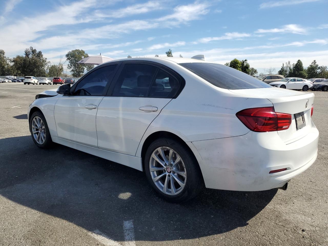 2016 BMW 3er VIN WBA8E1G50GNT35345 Copart auction photo, front end damage thumbnail 2