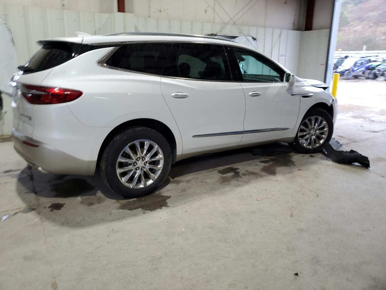 2018 Buick Enclave VIN 5GAEVBKW1JJ276527 Copart auction photo, front end / side damage thumbnail 3