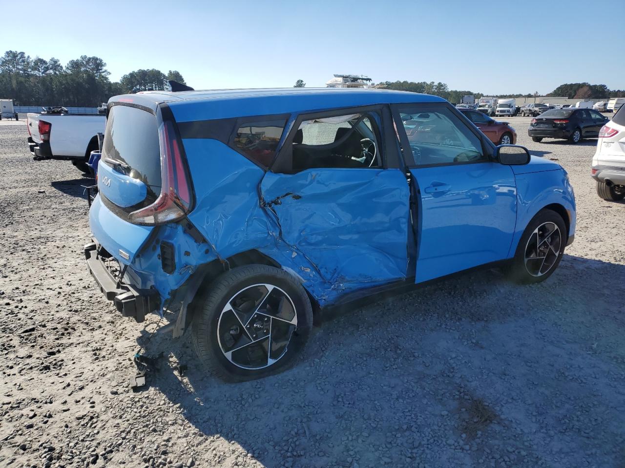 2023 KIA Soul VIN KNDJ33AU8P7204416 Copart auction photo, side / rear end damage thumbnail 3