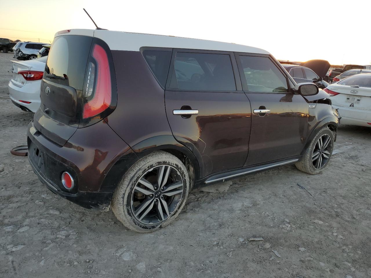 2017 KIA Soul VIN KNDJP3A51H7453154 Copart auction photo, front end / minor dent/scratches damage thumbnail 3