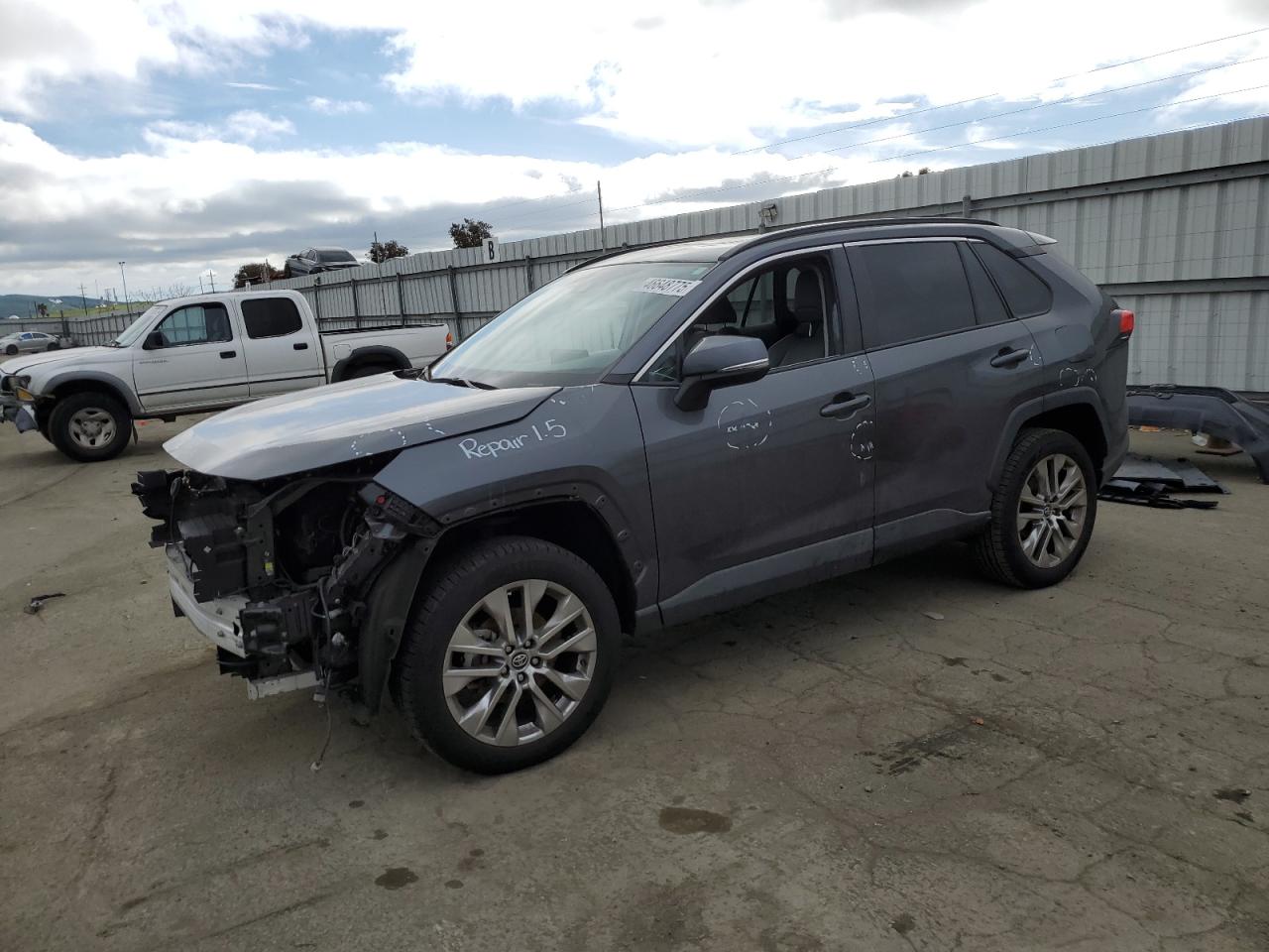 2021 Toyota RAV 4 VIN 2T3C1RFVXMC099138