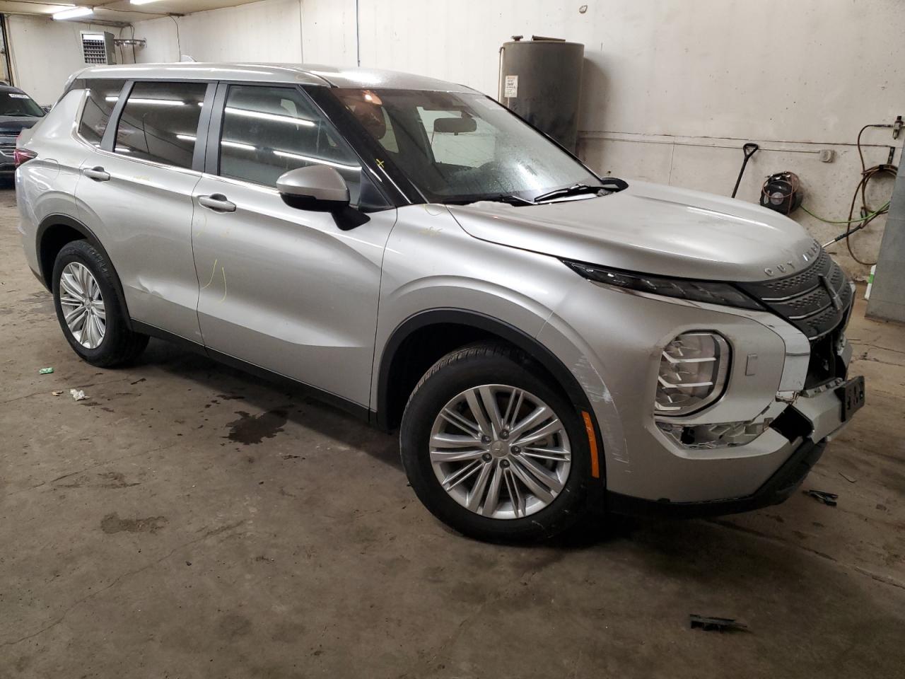 2024 Mitsubishi Outlander VIN JA4J4UA89RZ080194 Copart auction photo, front end / side damage thumbnail 4