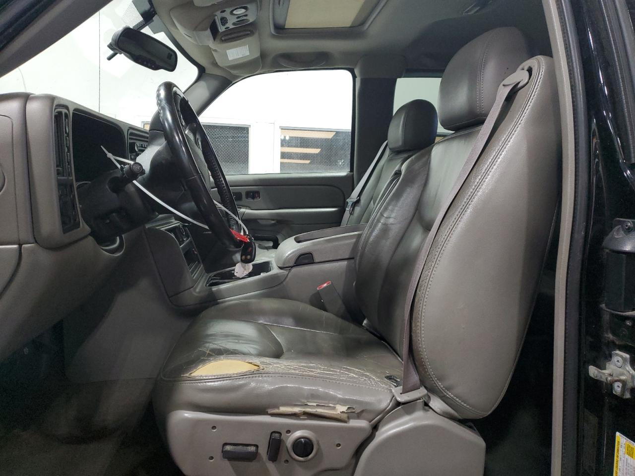 2006 Chevrolet Silverado VIN 2GCEK19B361320100 Copart auction photo, front end / side damage thumbnail 7