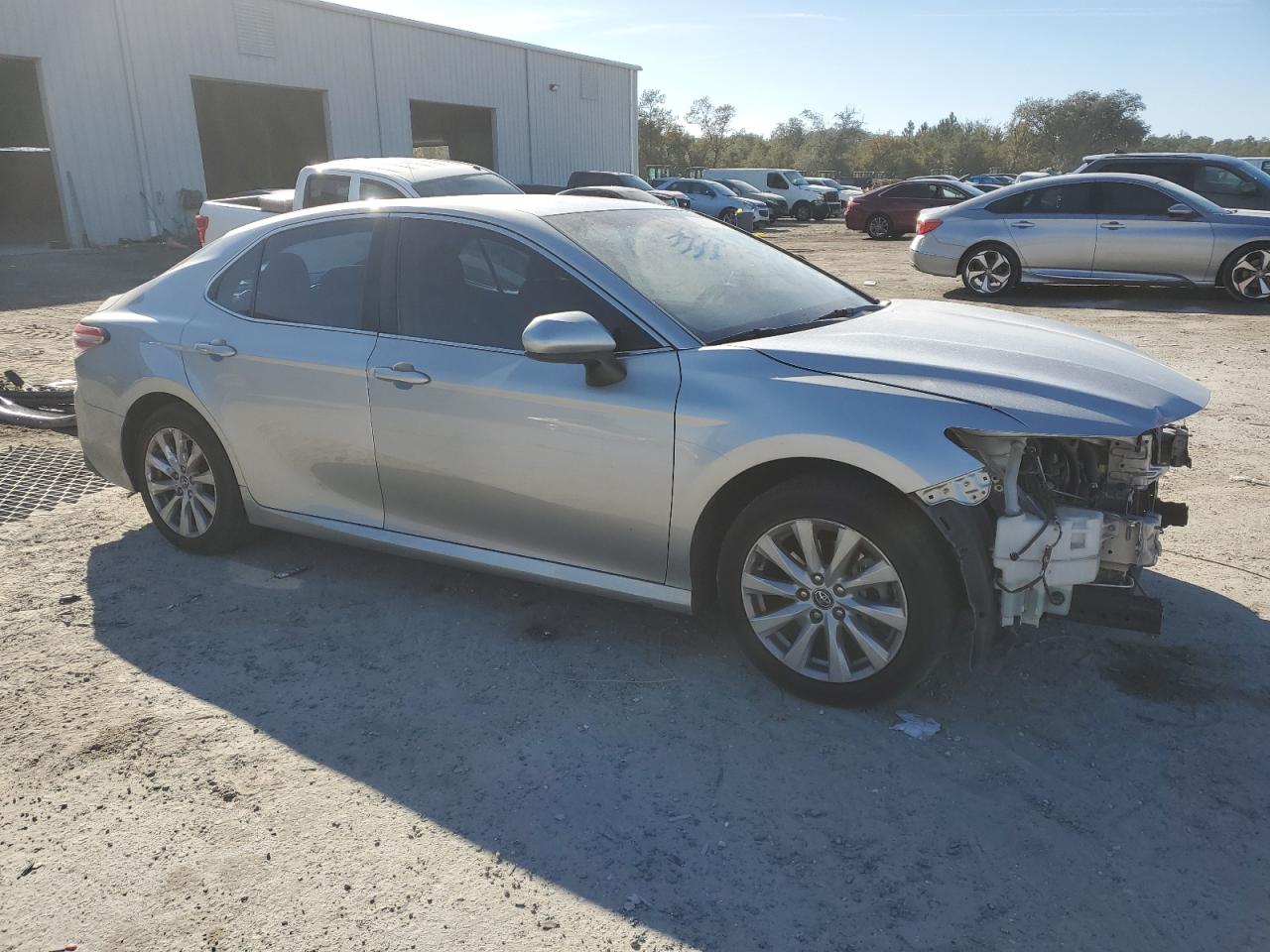 2018 Toyota Camry VIN 4T1B11HK3JU567536 Copart auction photo, front end damage thumbnail 4