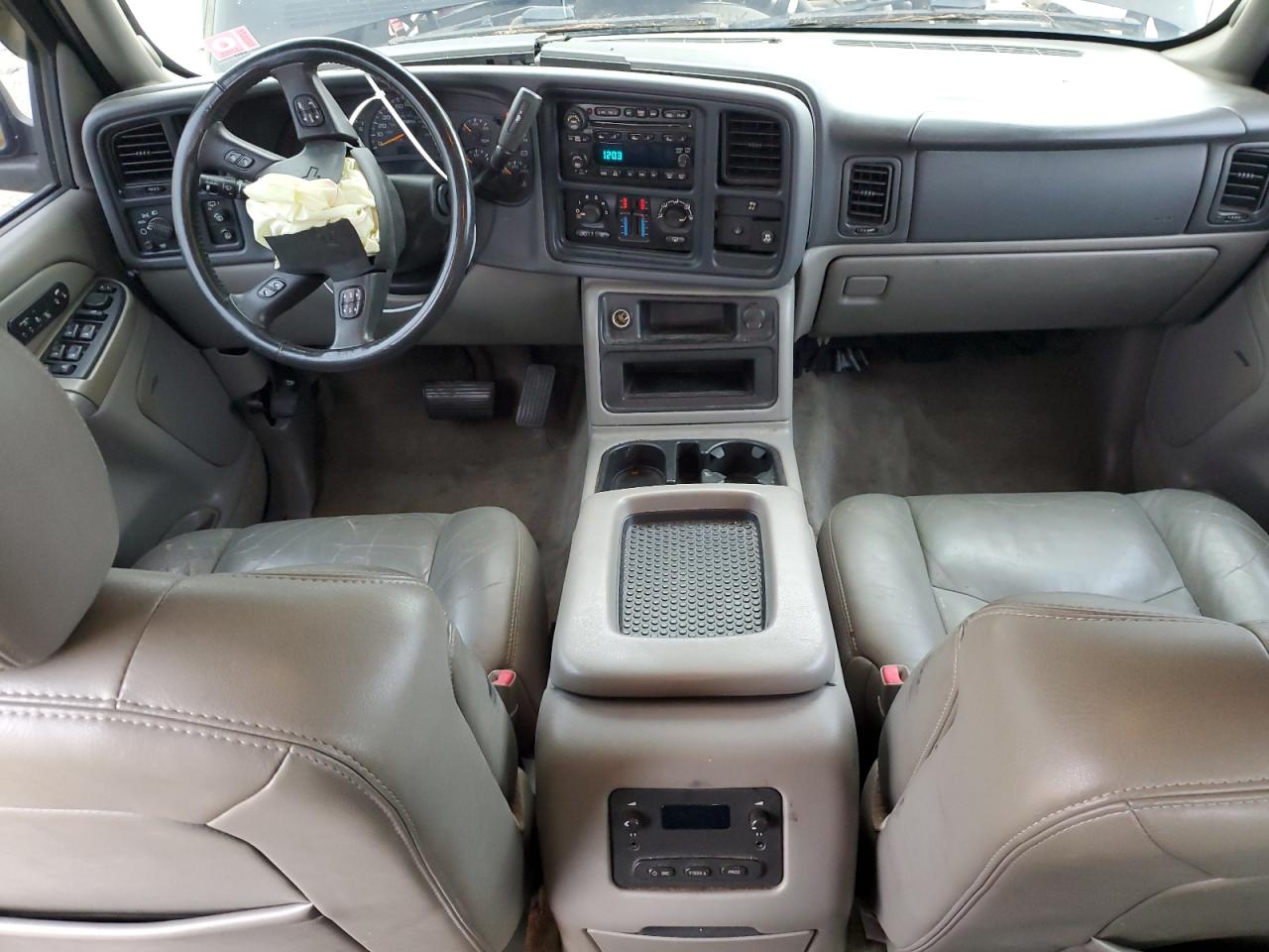 2005 Chevrolet Tahoe VIN 1GNEC13T05R272325 Copart auction photo, front end damage thumbnail 8