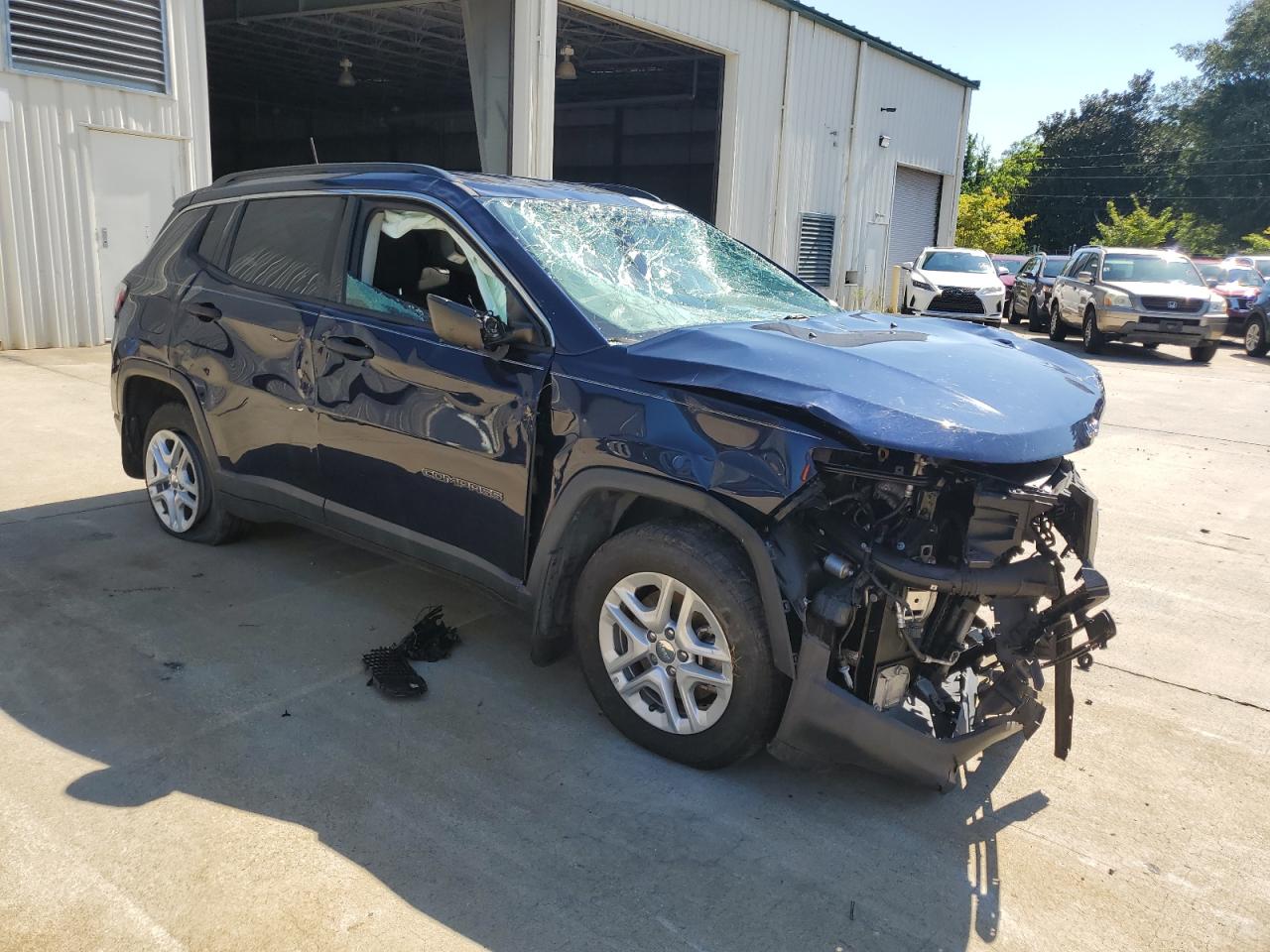 2019 Jeep Compass VIN 3C4NJCAB4KT736692 Copart auction photo, all over damage thumbnail 4