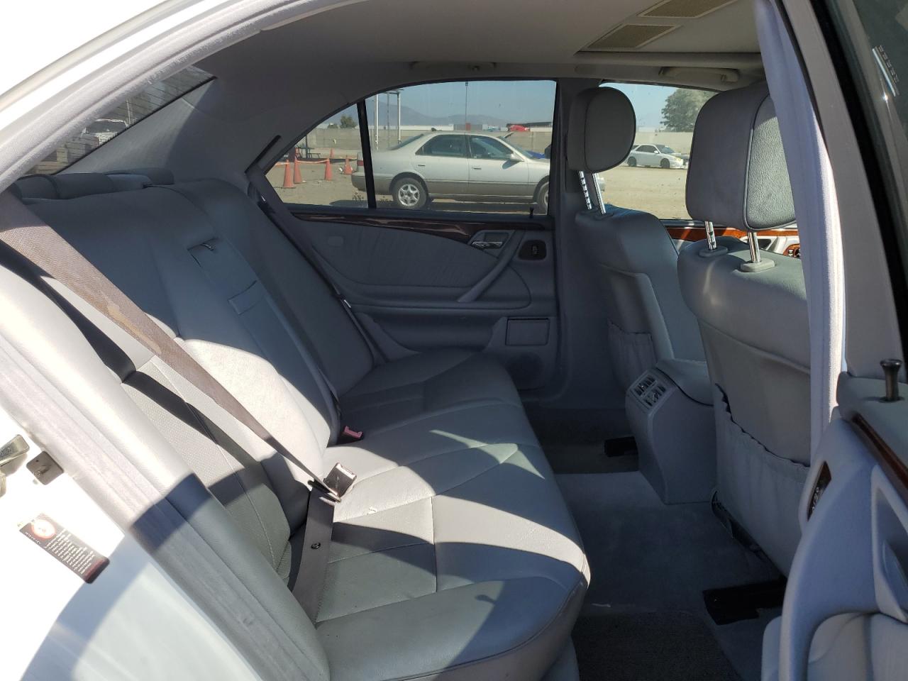 2001 Mercedes-Benz E-klasse VIN WDBJF65J81B381401 Copart auction photo, minor dent/scratches damage thumbnail 10