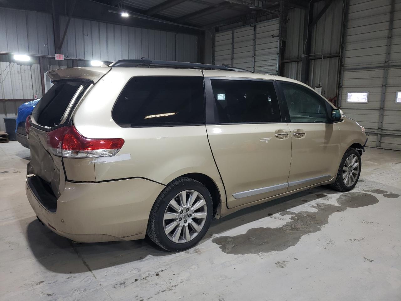2013 Toyota Sienna VIN 5TDYK3DC4DS363696 Copart auction photo, rear end / front end damage thumbnail 3
