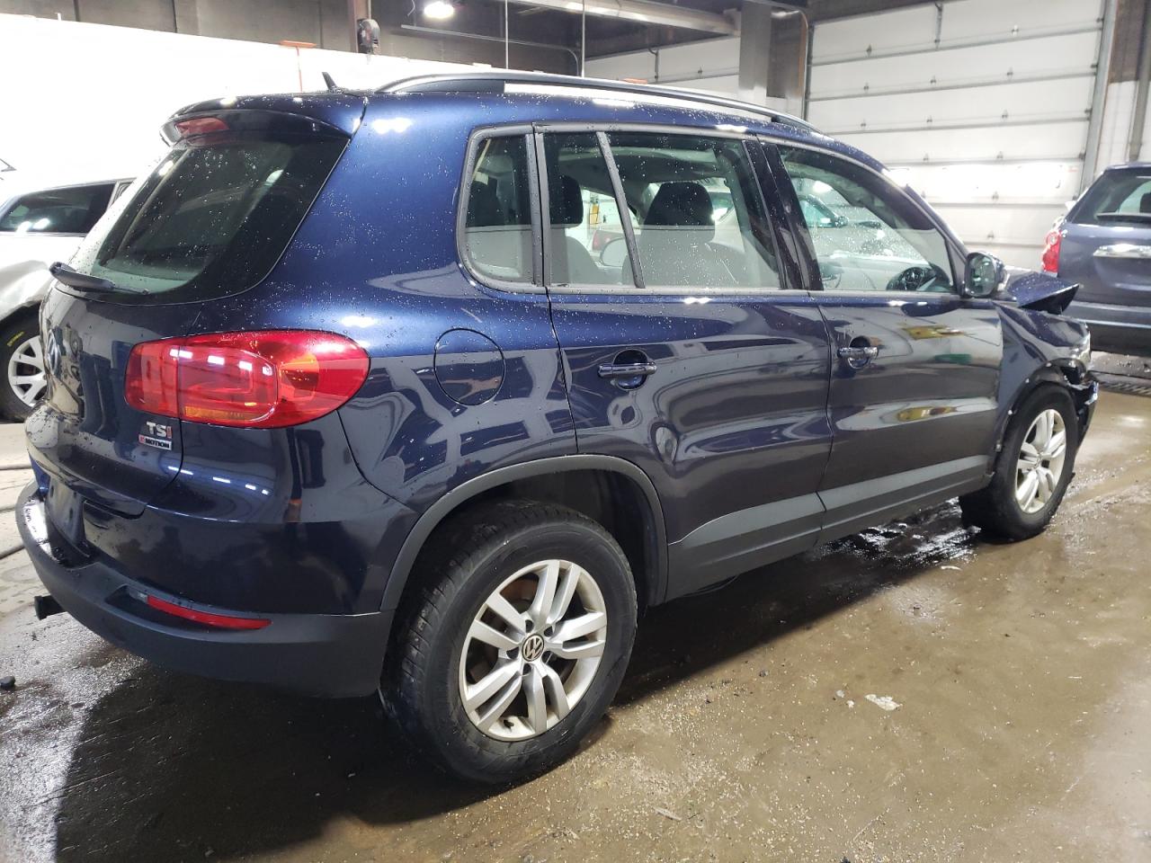2016 Volkswagen Tiguan VIN WVGBV7AX3GW590809 Copart auction photo, front end damage thumbnail 3