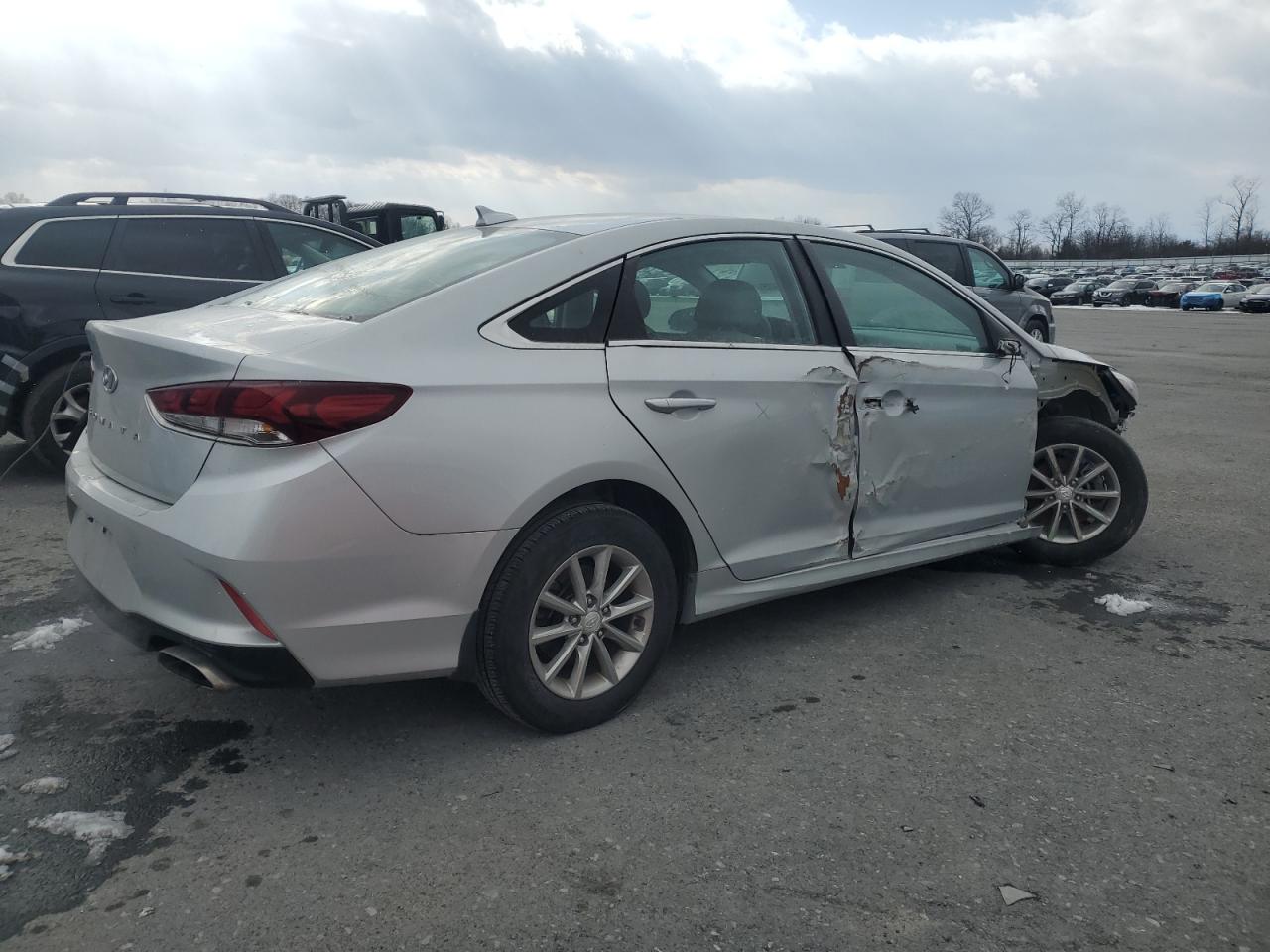 2019 Hyundai Sonata VIN 5NPE24AF7KH796620 Copart auction photo, front end / side damage thumbnail 3