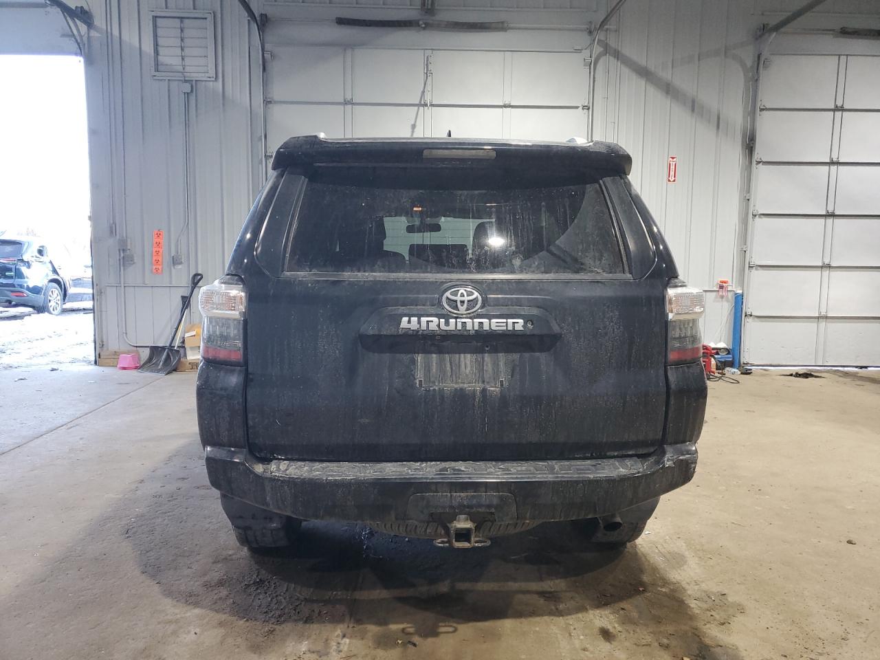 2016 Toyota 4Runner VIN JTEBU5JR6G5323890 Copart auction photo, front end / side damage thumbnail 6