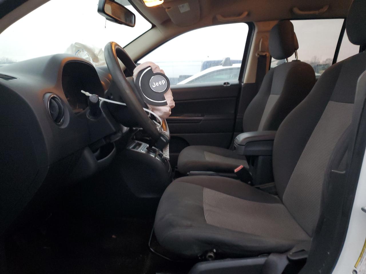 2016 Jeep Compass VIN 1C4NJDBB8GD637729 Copart auction photo, front end damage thumbnail 7