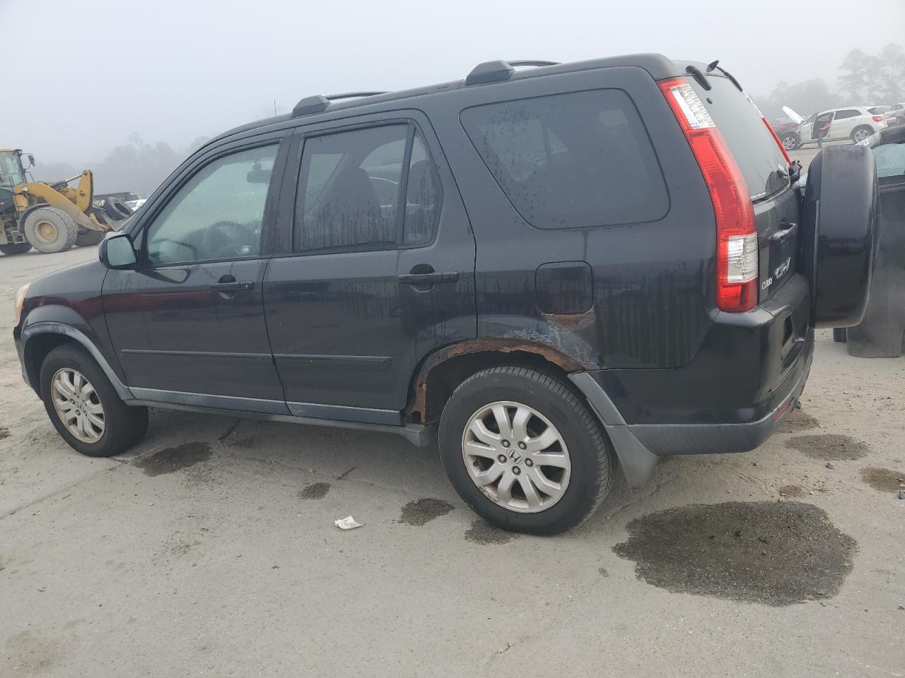2005 Honda CR-V VIN JHLRD789X5C011538 Copart auction photo, normal wear damage thumbnail 2