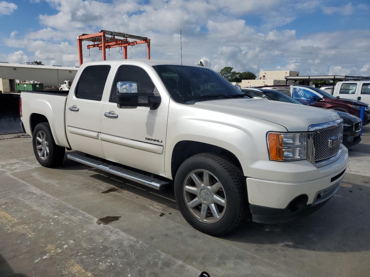 2011 GMC Sierra VIN 3GTP2XE2XBG217047 Copart auction photo, water/flood damage thumbnail 4