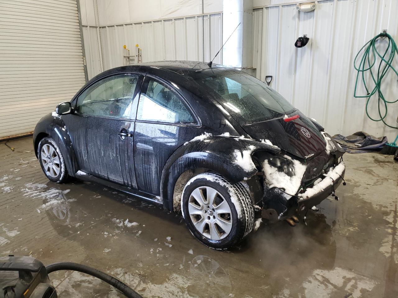 2008 Volkswagen Beetle VIN 3VWPW31C68M522449 Copart auction photo, rear end / minor dent/scratches damage thumbnail 2