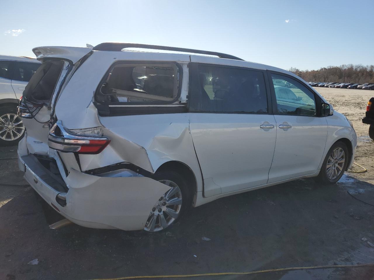 2015 Toyota Sienna VIN 5TDYK3DC0FS556625 Copart auction photo, rear end damage thumbnail 3