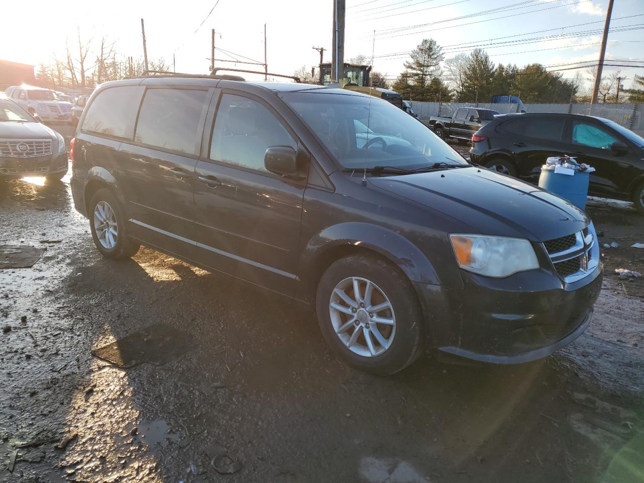 2013 Dodge Caravan VIN 2C4RDGCG5DR727885 Copart auction photo, rear end / side damage thumbnail 4