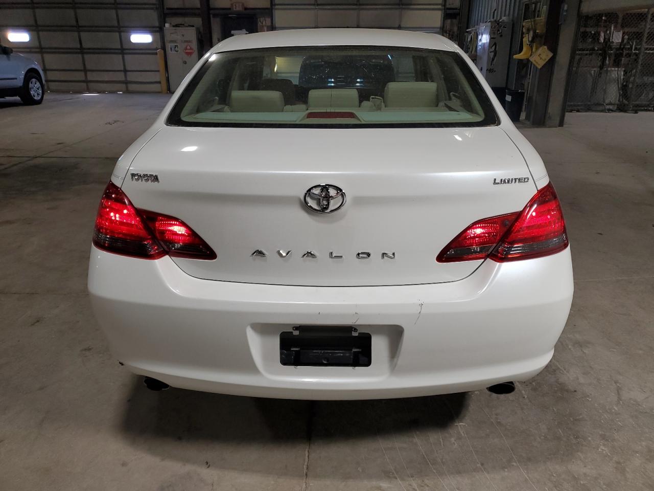 2008 Toyota Avalon VIN 4T1BK36B68U277880 Copart auction photo, front end / minor dent/scratches damage thumbnail 6