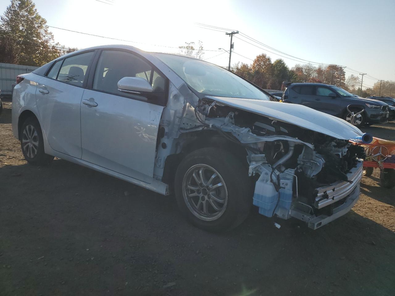 2021 Toyota Prius VIN JTDL9MFU1M3027104 Copart auction photo, front end / frame damage damage thumbnail 4