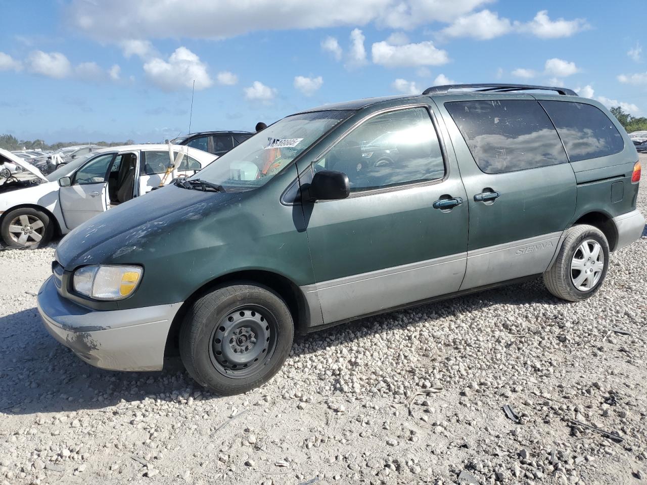 1999 Toyota Sienna VIN 4T3ZF13C1XU151498
