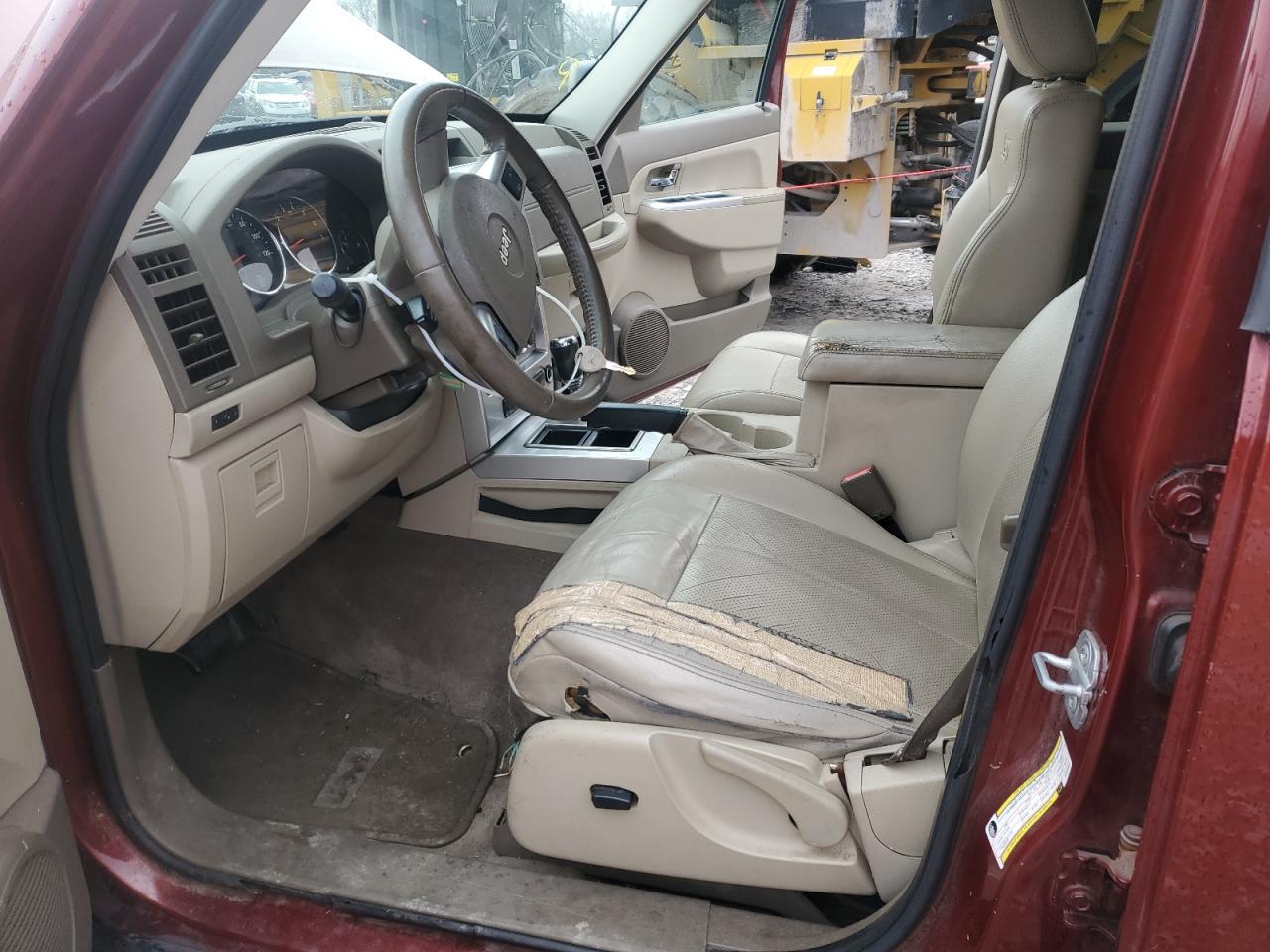 2009 Jeep Liberty (North America) VIN 1J8GP58K59W532831 Copart auction photo, front end damage thumbnail 7