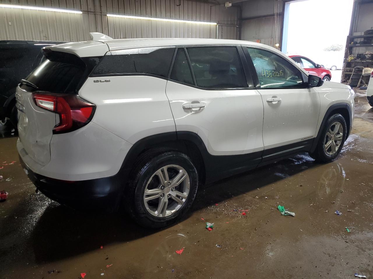 2022 GMC Terrain VIN 3GKALMEV7NL292512 Copart auction photo, normal wear / side damage thumbnail 3