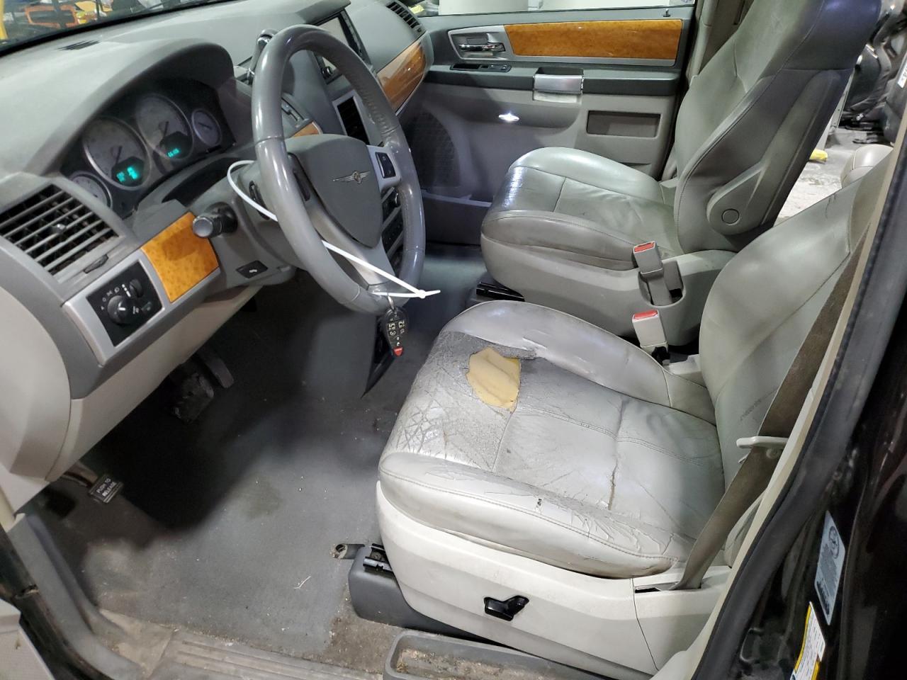 2010 Chrysler Town & Country VIN 2A4RR7DX2AR322461 Copart auction photo, front end damage thumbnail 7