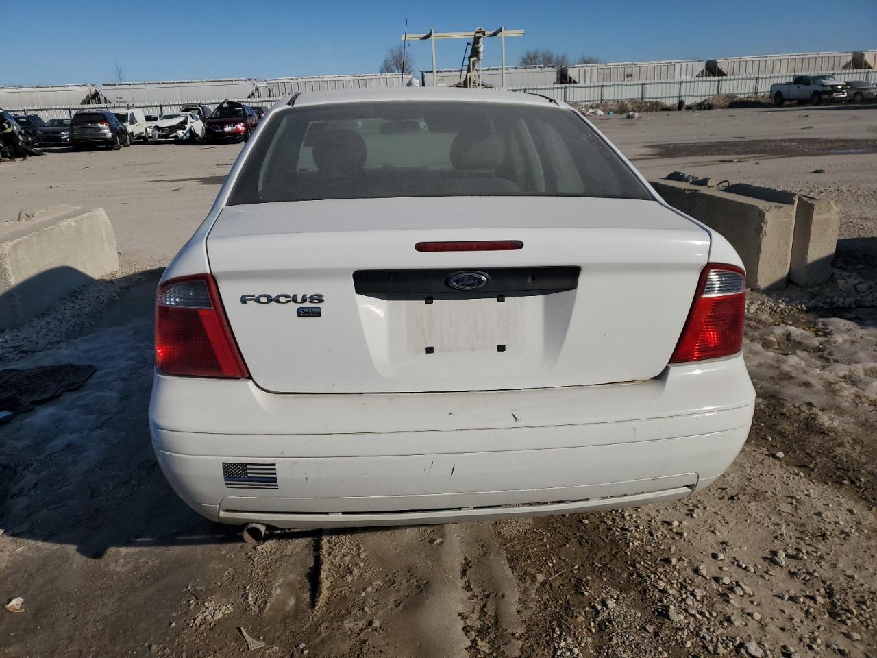 2007 Ford Focus VIN 1FAHP34NX7W270162 Copart auction photo, front end damage thumbnail 6