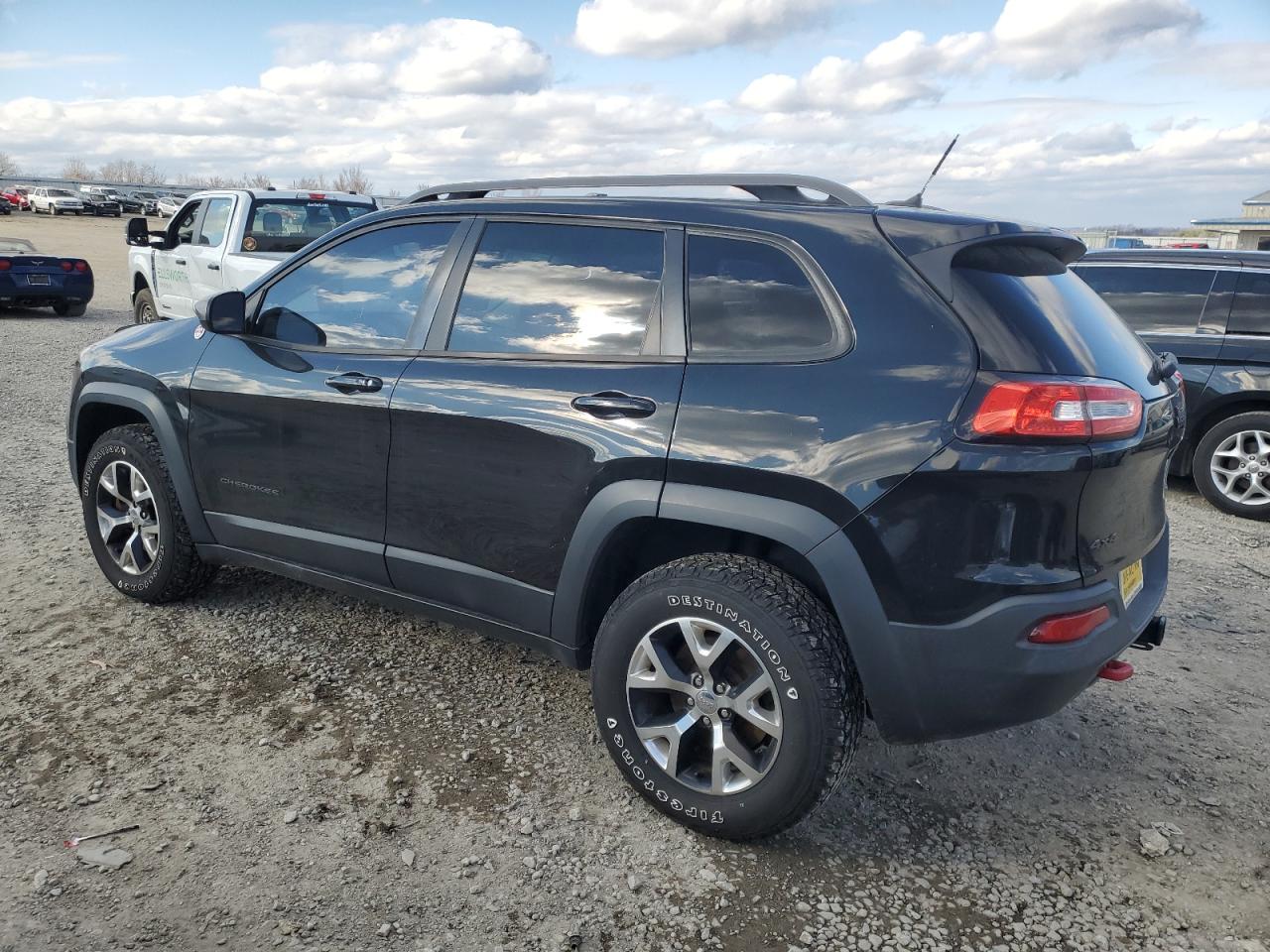 2015 Jeep Cherokee VIN 1C4PJMBS5FW525191 Copart auction photo, front end damage thumbnail 2