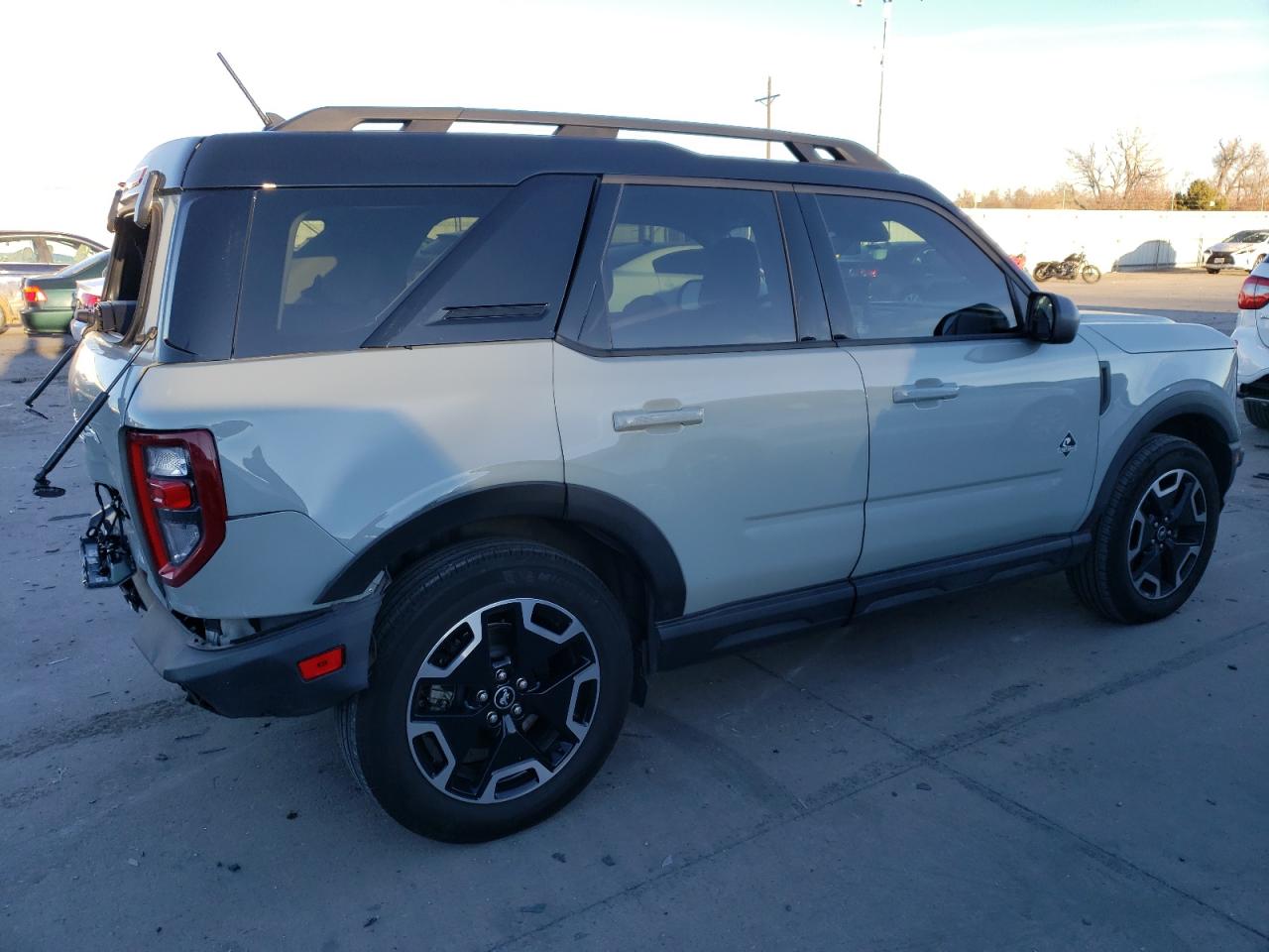 2022 Ford Bronco VIN 3FMCR9C60NRD82976 Copart auction photo, rear end / minor dent/scratches damage thumbnail 3