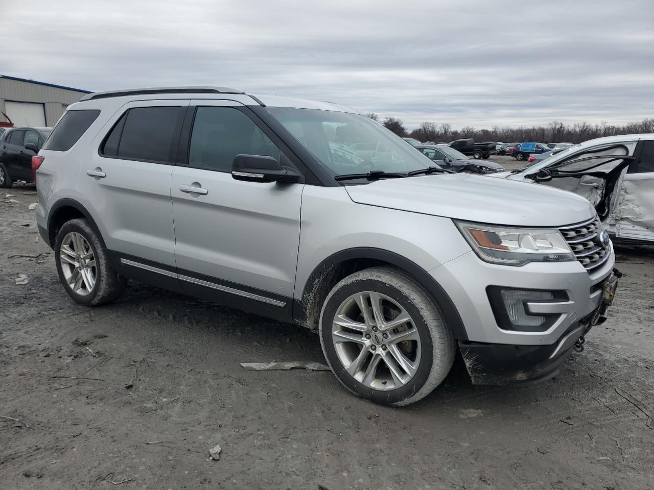 2016 Ford Explorer VIN 1FM5K8D88GGB62325 Copart auction photo, front end / minor dent/scratches damage thumbnail 4