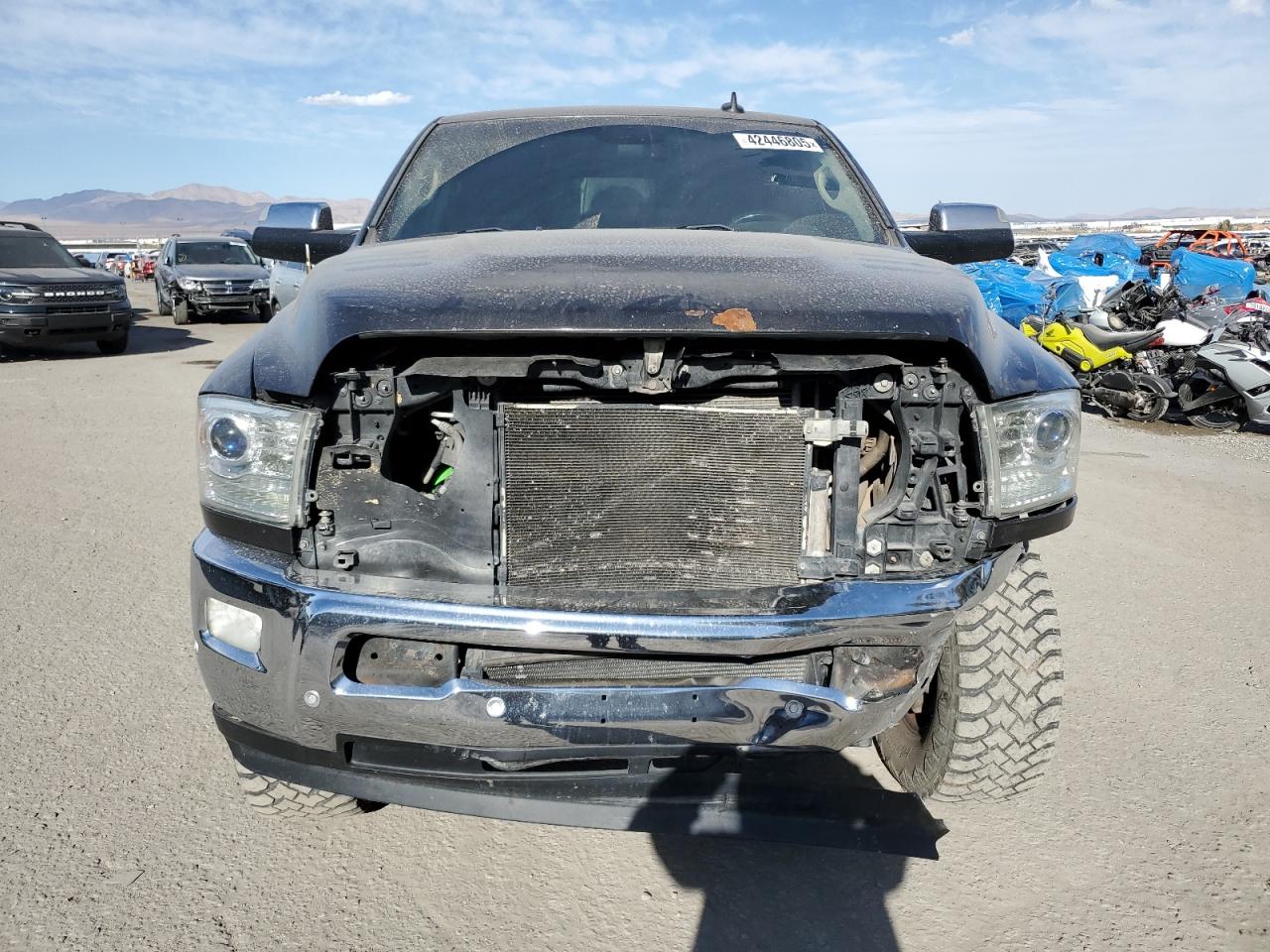 2017 RAM 2500 VIN 3C6UR5FL8HG517213 Copart auction photo, front end / side damage thumbnail 5