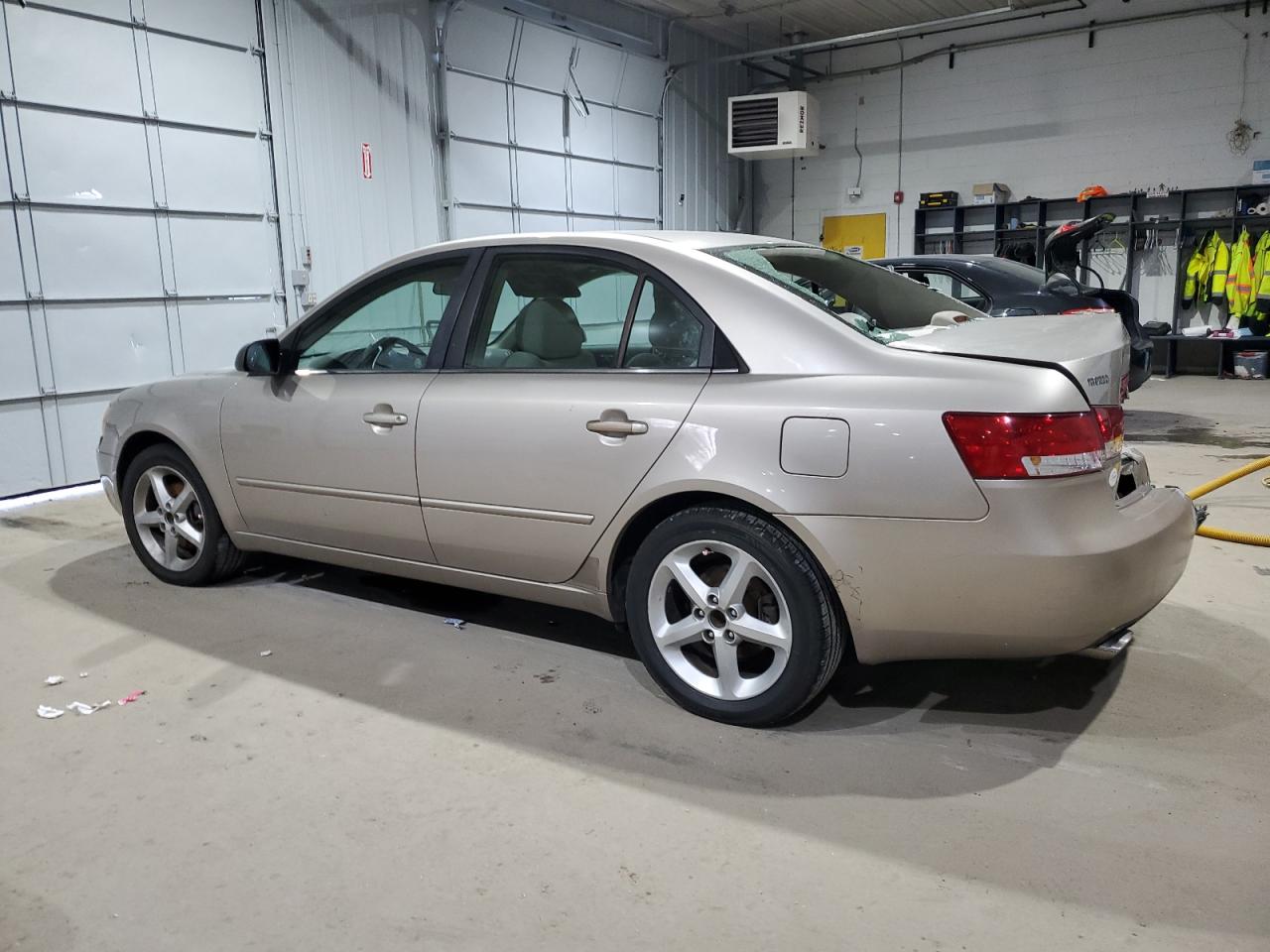 2006 Hyundai Sonata VIN 5NPEU46F66H118126 Copart auction photo, rear end / minor dent/scratches damage thumbnail 2