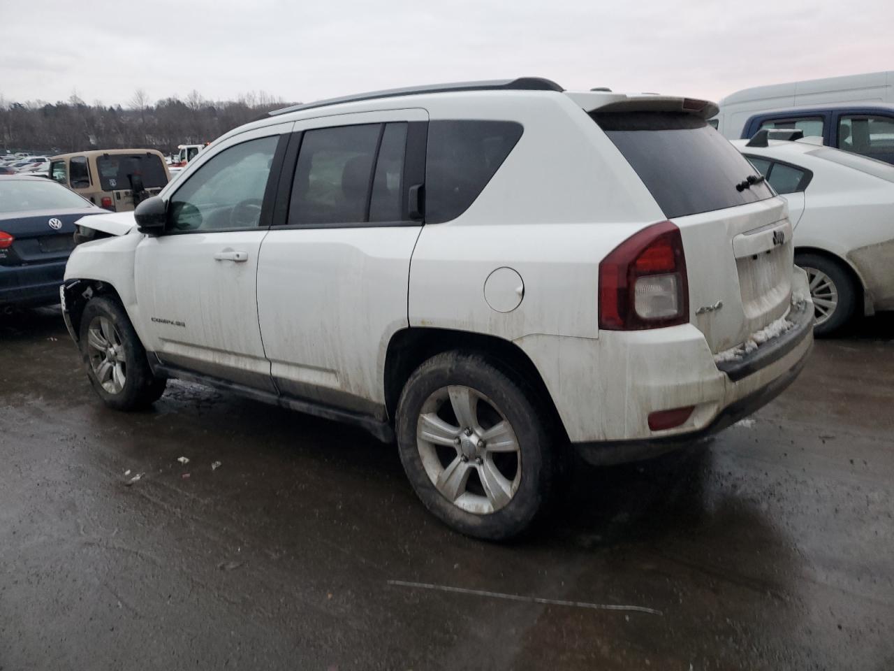 2016 Jeep Compass VIN 1C4NJDBB8GD637729 Copart auction photo, front end damage thumbnail 2