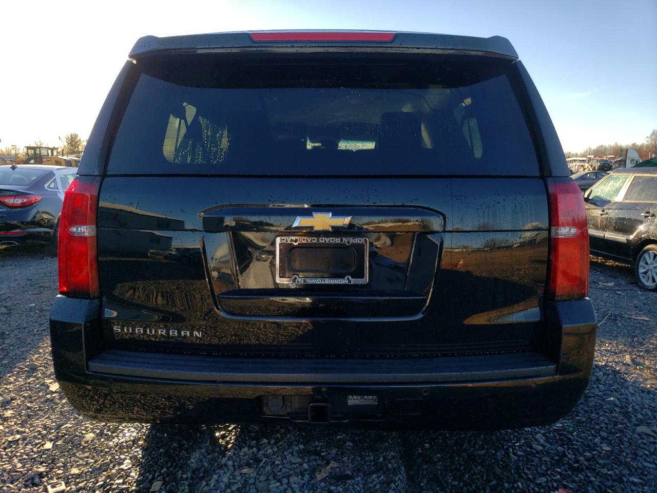 2019 Chevrolet Suburban VIN 1GNSKHKC3KR205889 Copart auction photo, front end damage thumbnail 6